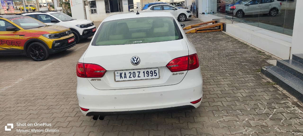 Volkswagen Jetta(2011-2013) Comfortline Tsi